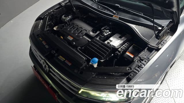 Volkswagen Tiguan 2020 — ფოტო 6/20