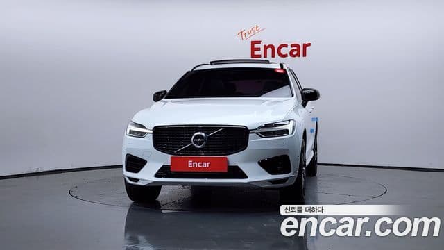 Volvo XC60 2020 — Фото 3/20