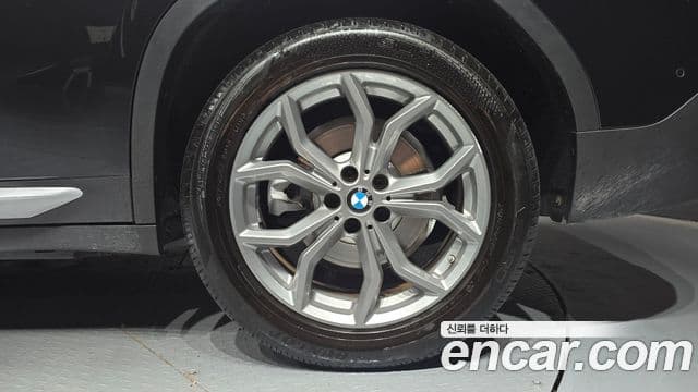 BMW X4 2021 — Photo 22/30