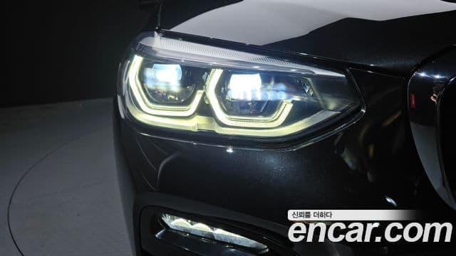 BMW X4 2021 — Photo 8/30