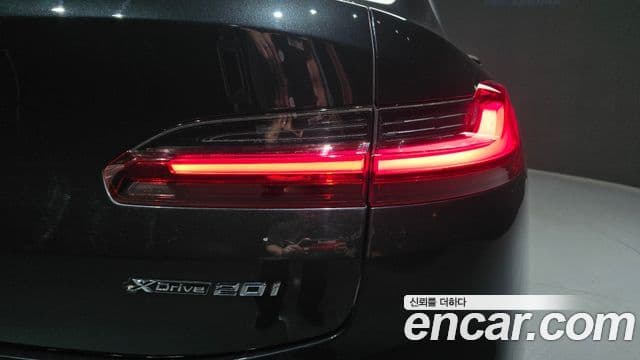 BMW X4 2021 — Photo 13/30