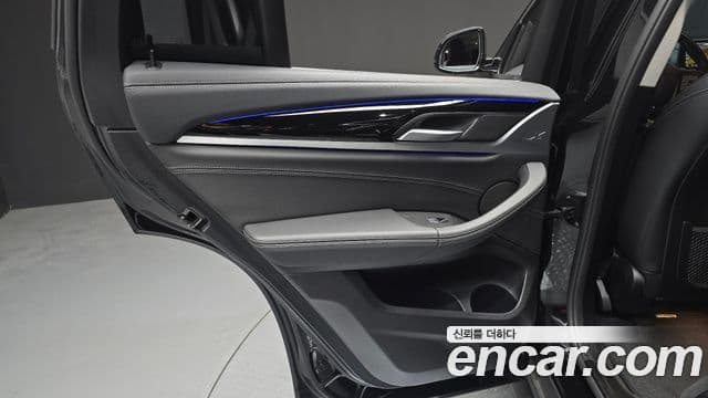 BMW X4 2021 — Photo 17/30