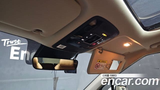 Kia Carnival 2023 — ფოტო 18/20