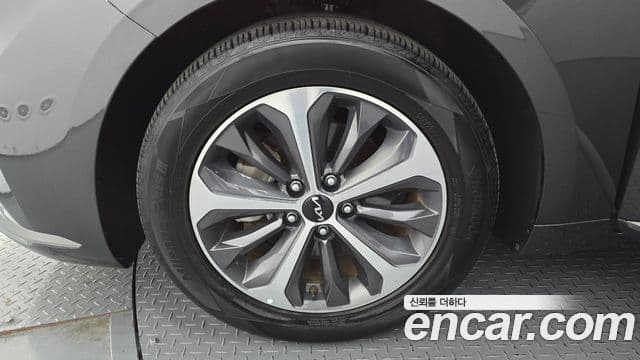Kia K8 2022 — фото 5 из 20