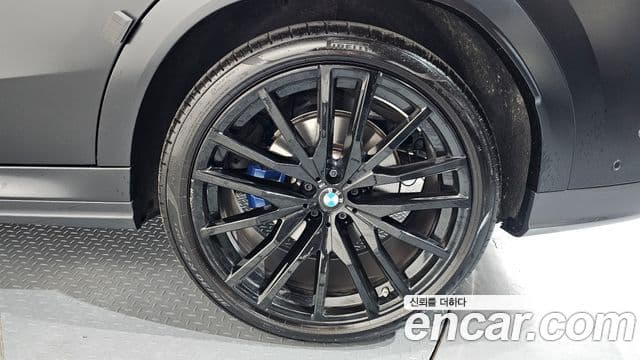 BMW X6 2025 — Photo 18/36