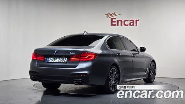 BMW 5 Series 2019 — ფოტო 2/20