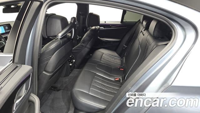 BMW 5 Series 2019 — ფოტო 11/20