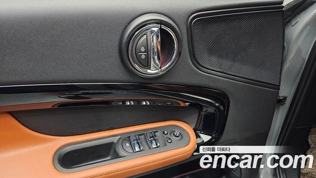 Mini Cooper Countryman 2021 — ფოტო 17/20