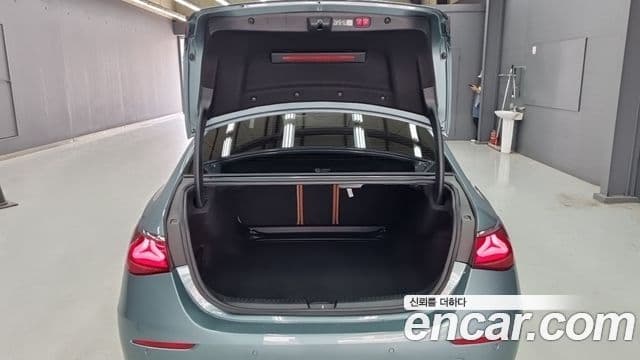 Mercedes-Benz E-Class 2024 — Şəkil 16/18