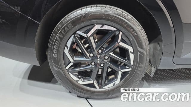 Kia Carnival 2024 — Şəkil 5/20