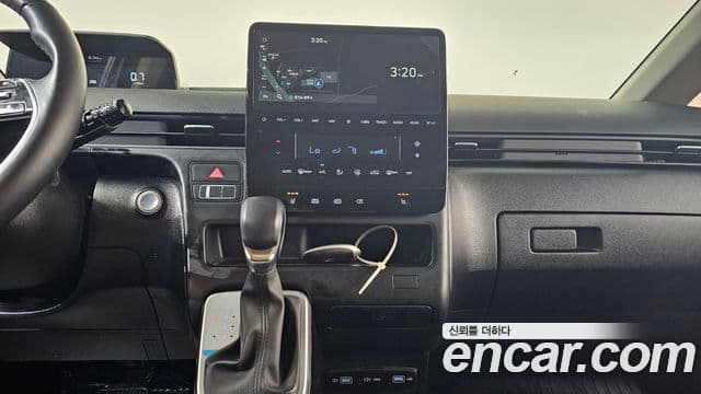 Hyundai Staria 2023 — Фото 13/20