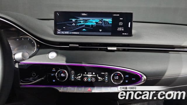 Genesis GV70 2021 — Şəkil 12/20