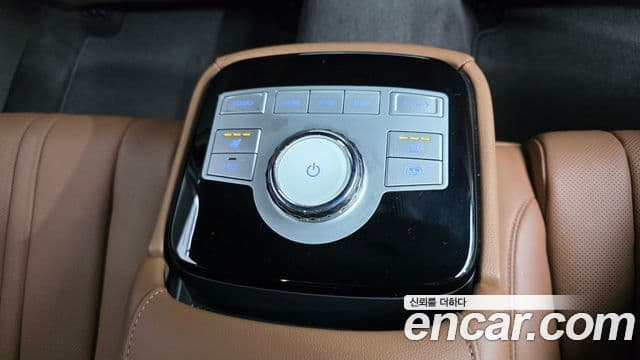 Genesis Electrified G80 2023 — Şəkil 19/20