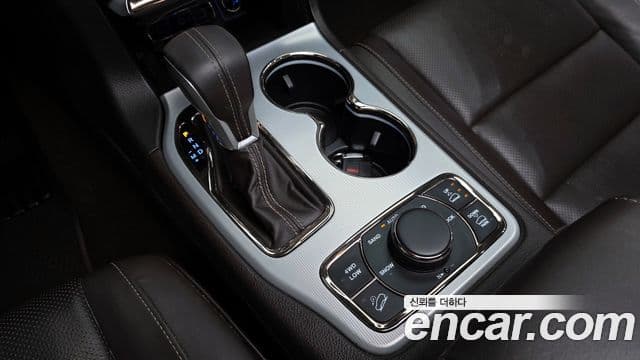 Jeep Grand Cherokee 2019 — Şəkil 9/20
