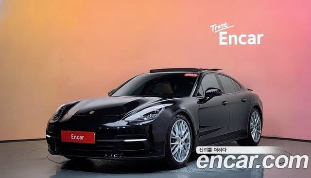 Porsche Panamera 2018 — Фото 1/20