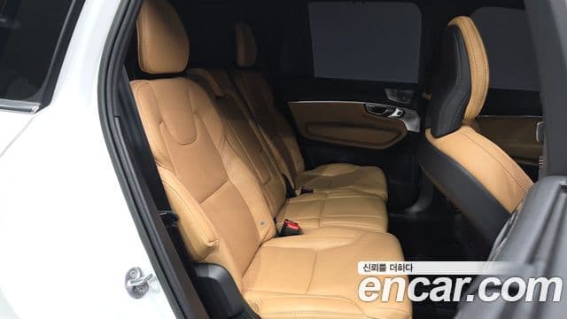 Volvo XC90 2023 — Фото 12/20