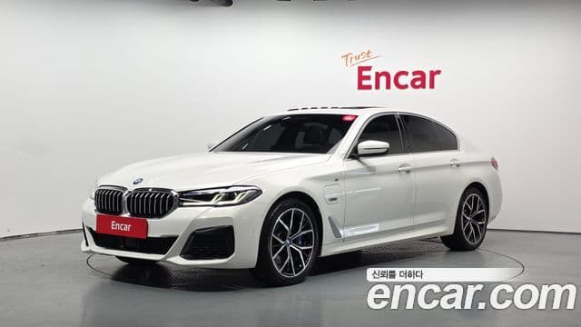BMW 5 Series 2023 — ფოტო 1/20