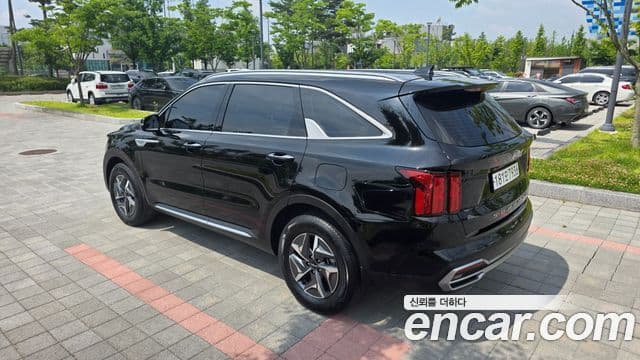 Kia Sorento 2022 — Фото 4/20