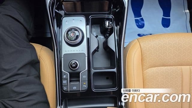 Kia Sorento 2022 — Фото 19/20