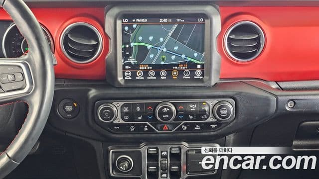 Jeep Wrangler 2021 — Фото 14/20