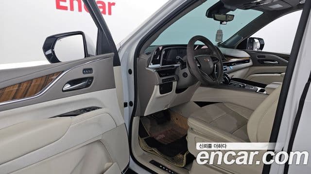 Cadillac Escalade 2023 — ფოტო 10/20
