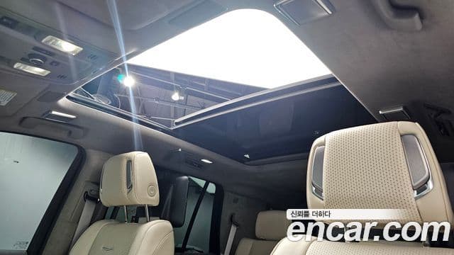 Cadillac Escalade 2023 — ფოტო 16/20
