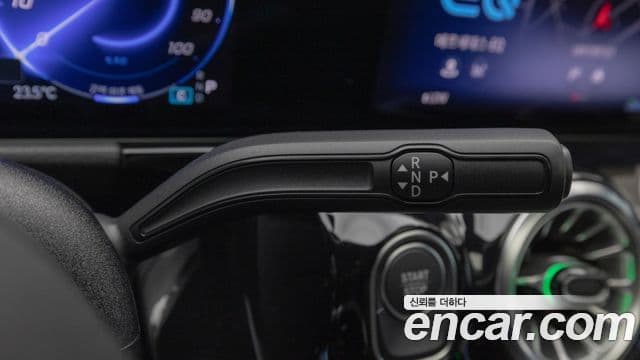 Mercedes-Benz EQA 2025 — ფოტო 18/19