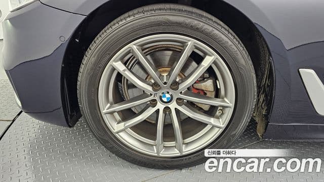 BMW 5 Series 2019 — Şəkil 5/20
