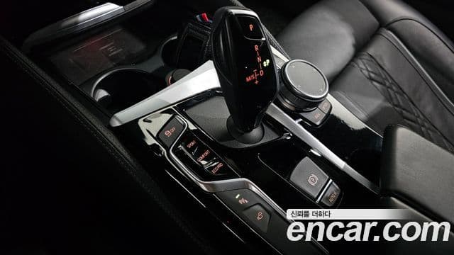 BMW 5 Series 2019 — Şəkil 9/20