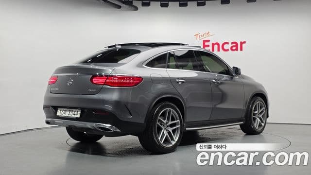 Mercedes-Benz GLE-Class 2018 — ფოტო 2/20