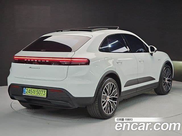 Porsche Macan EV 2025 — ფოტო 11/20