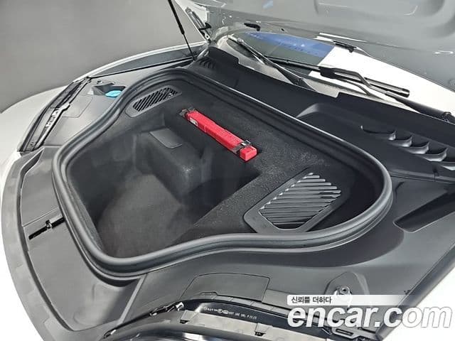 Porsche Macan EV 2025 — ფოტო 19/20