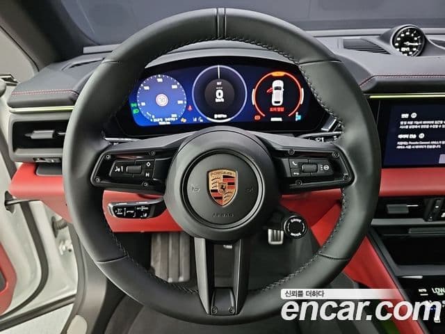 Porsche Macan EV 2025 — ფოტო 17/20