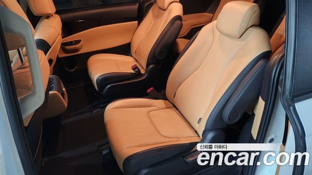 Kia Carnival 2023 — Фото 8/20