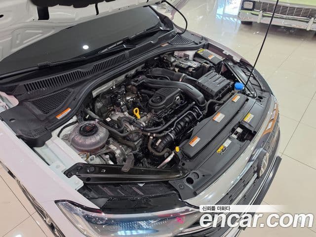 Volkswagen Jetta 2022 — ფოტო 5/19