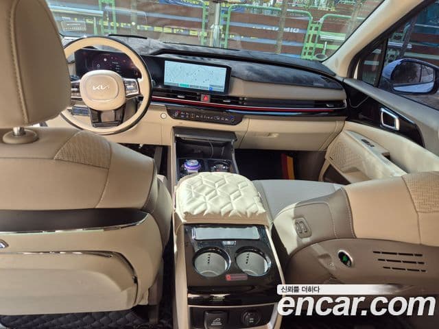 Kia Carnival 2024 — Şəkil 8/20