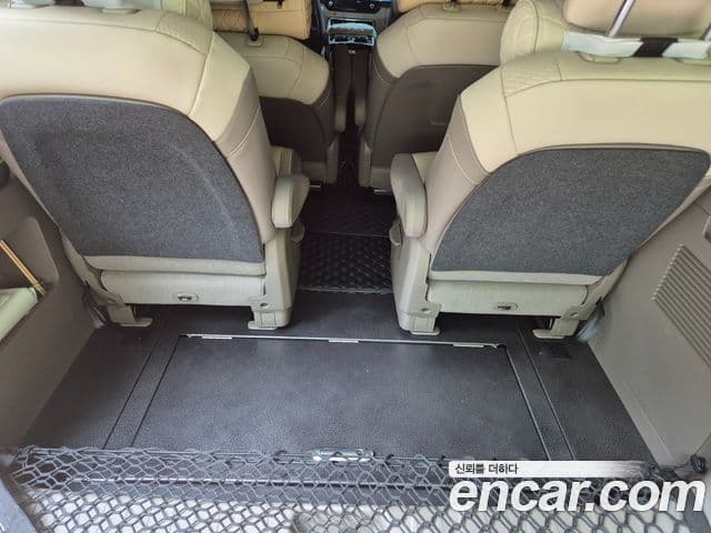 Kia Carnival 2024 — Şəkil 16/20