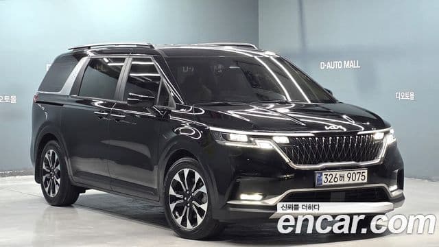 Kia Carnival 2021 — фото 1 из 20