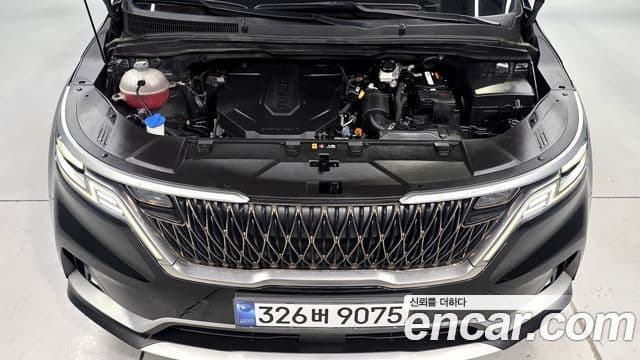 Kia Carnival 2021 — фото 5 из 20
