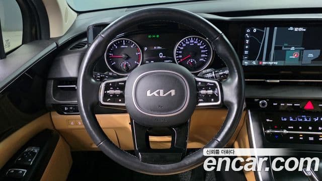 Kia Carnival 2021 — фото 15 из 20
