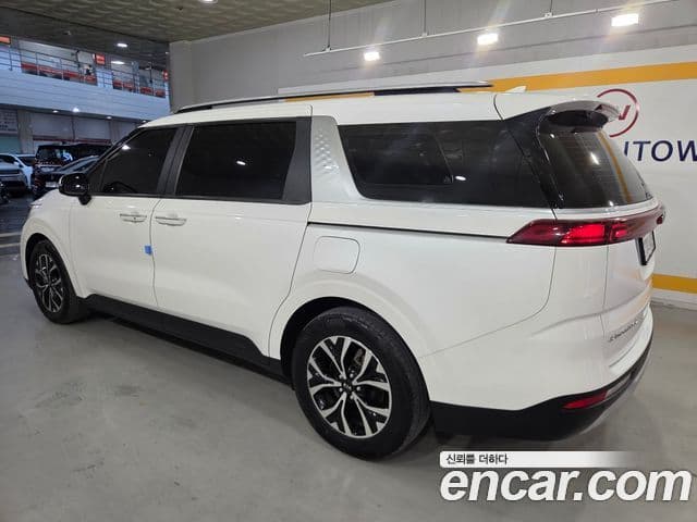 Kia Carnival 2021 — фото 5 из 19