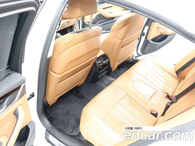 BMW 5 Series 2022 — Şəkil 14/20