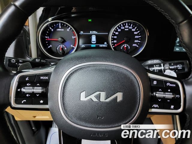 Kia Carnival 2022 — ფოტო 13/20