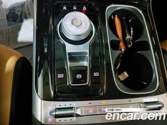 Kia Carnival 2022 — ფოტო 17/20