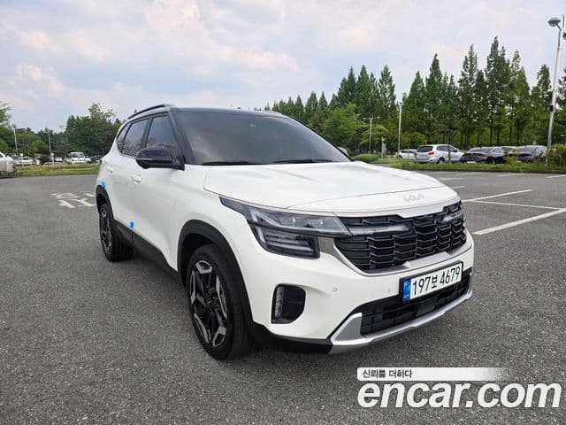 Kia Seltos 2022 — ფოტო 17/20