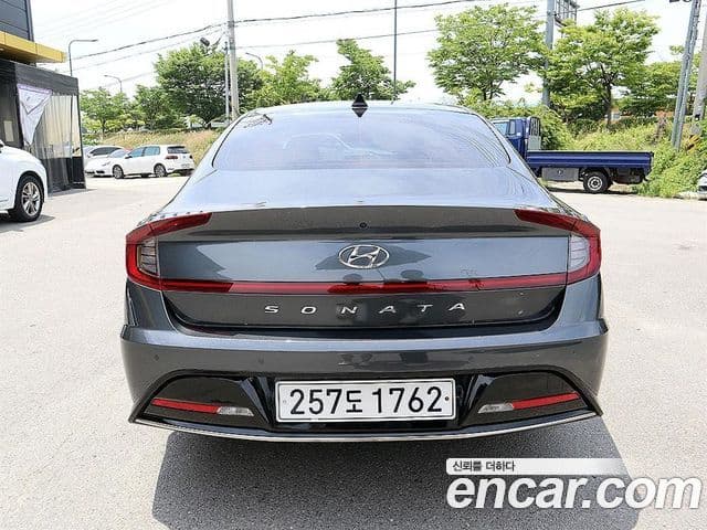 Hyundai Sonata 2022 — ფოტო 3/20