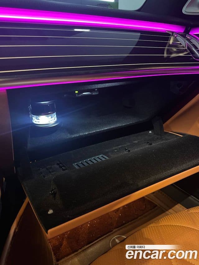 Mercedes-Benz S-Class 2023 — Photo 10/13