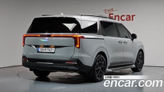 Kia Carnival 2024 — Şəkil 2/20