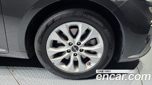 Kia K8 2022 — ფოტო 5/20