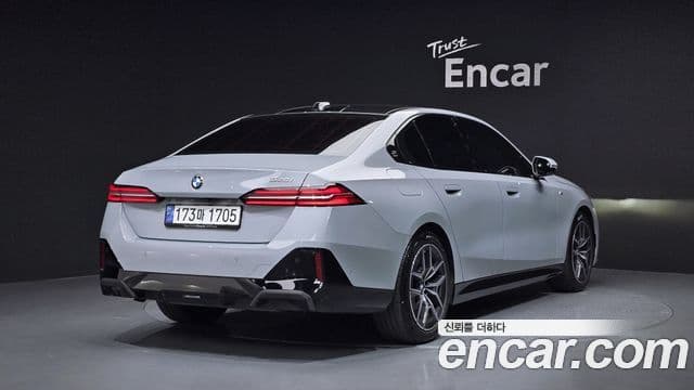 BMW 5 Series 2024 — Şəkil 1/20